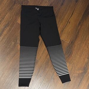 Old Navy Black and White Striped Leggings Medium M